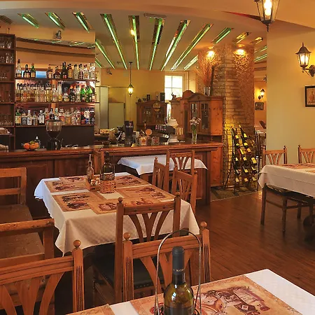 Alta Moda Fashion فندق